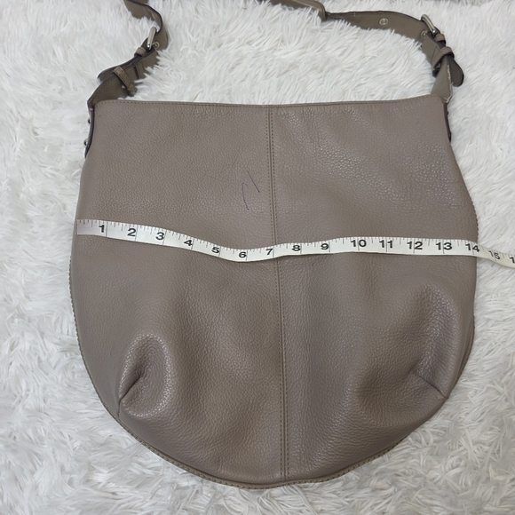 Tignanello 100% genuine leather taupe hobo shoulder bag. - Picture 5 of 8